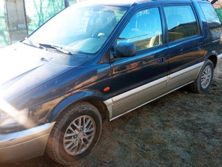 Mitsubishi Space Wagon foto 4