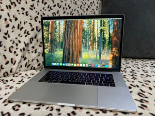 MacBook Pro 15 2018 foto 2