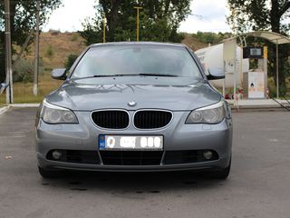 BMW 5 Series foto 1