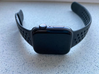 Apple Watch SE 44mm foto 4