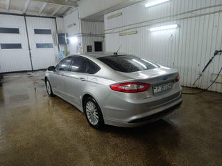 Ford Fusion foto 4