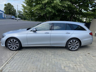 Mercedes E-Class foto 2