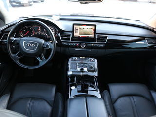 Audi A8 foto 9