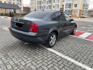 Volkswagen Passat foto 3