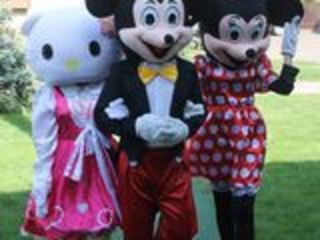 Mascote Disney… Fiți fericiți alături de Hello Kitty și Minion! foto 1
