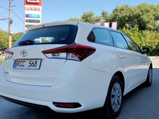 Toyota Auris foto 3