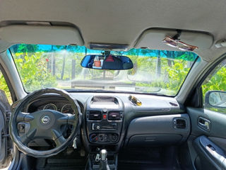 Nissan Almera foto 6