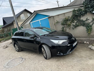 Toyota Avensis foto 8