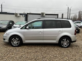 Volkswagen Touran foto 5