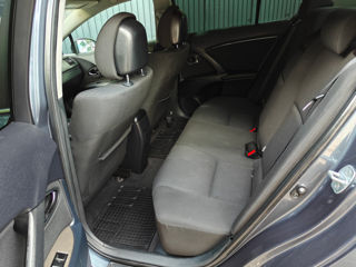 Toyota Avensis фото 11