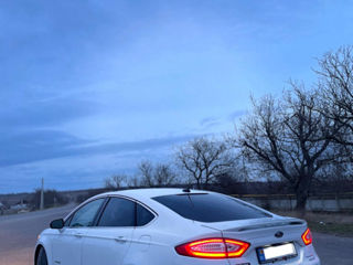 Ford Fusion foto 2