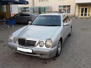 Mercedes E Class foto 1