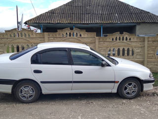 Toyota Avensis foto 8