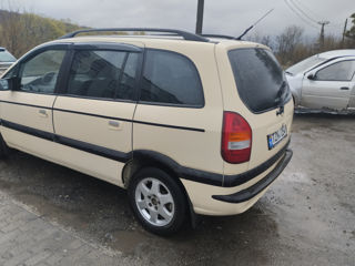 Opel Zafira foto 4