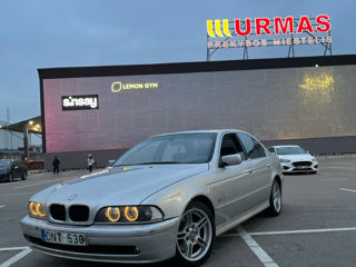 BMW 5 Series foto 2