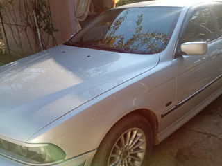 BMW 5 Series foto 3