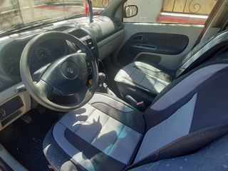 Renault Clio foto 4