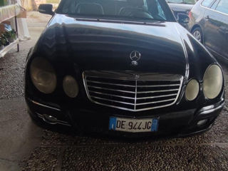 Dezmembrez Mercedes E211 Restaling 3.2 diesel V6 OM 642 foto 4