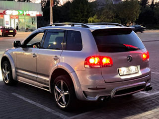 Volkswagen Touareg foto 2