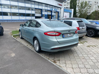 Ford Fusion foto 2