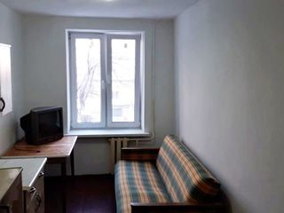 Cameră în cămin ,etajul 2 din 5,de mijloc,variantă albă,14m2 , 5500 euro foto 1