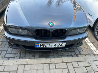 BMW 5 Series foto 4