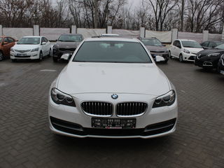 BMW 5 Series foto 2