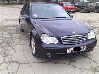 Mercedes C Class foto 2