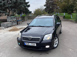 Toyota Avensis foto 1