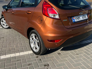 Ford Fiesta foto 8