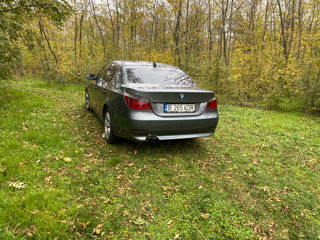 BMW 5 Series foto 2