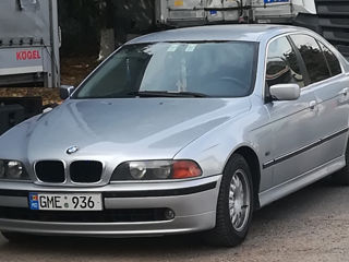 BMW 5 Series foto 6