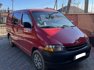 Toyota Hiace foto 1