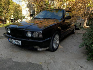 BMW 5 Series foto 2