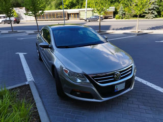 Volkswagen Passat CC foto 2