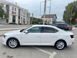 Skoda Superb foto 2