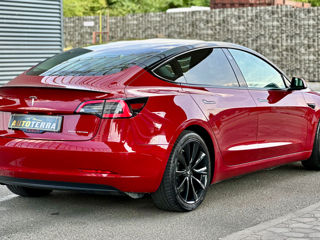 Tesla Model 3 foto 6