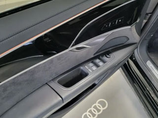 Audi A8 фото 9