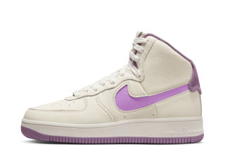 Nike Air Force 1 in ivory and violet foto 5