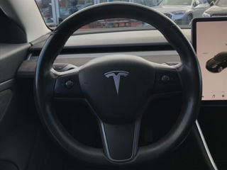 Tesla Model 3 foto 14