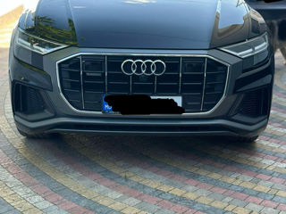 Audi Q8 foto 1