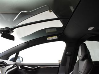 Tesla Model X foto 8