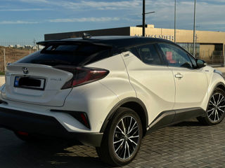 Toyota C-HR foto 3