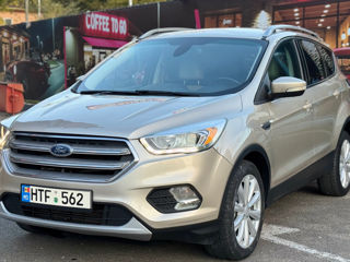 Ford Kuga foto 2