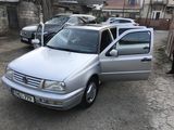 Volkswagen Vento foto 1