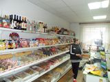 Se vinde urgent magazin alimentar situat in centrul satului Lopatnic foto 5
