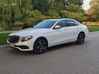 Mercedes E-Class foto 2