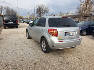 Suzuki SX4 foto 7