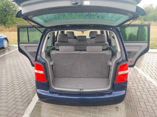 Volkswagen Touran foto 5