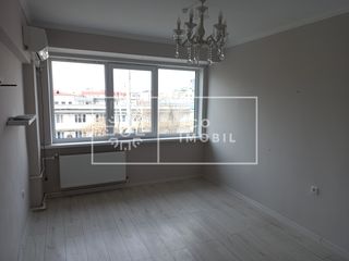 Centru, bd. Grigore Vieru, chirie oficiu, 17 m.p, 250€ foto 1